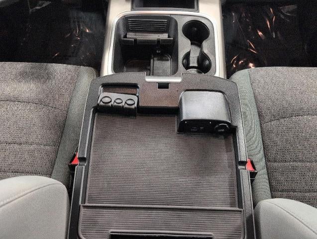 2017 RAM 1500 Big Horn Crew Cab 4x4 5'7" Box