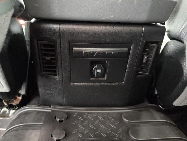 2017 RAM 1500 Big Horn Crew Cab 4x4 5'7" Box