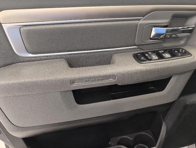 2017 RAM 1500 Big Horn Crew Cab 4x4 5'7" Box