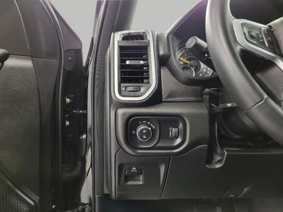 2022 RAM 1500 Big Horn Crew Cab 4x4 5'7" Box