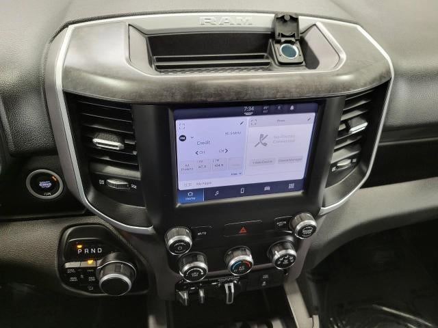 2022 RAM 1500 Big Horn Crew Cab 4x4 5'7" Box