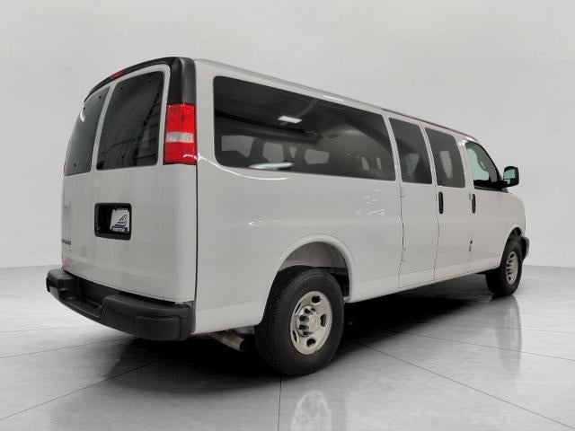 2025 Chevrolet Express Passenger 3500 1LS