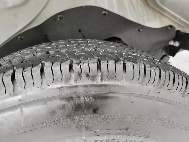 2025 Chevrolet Express Passenger 3500 1LS