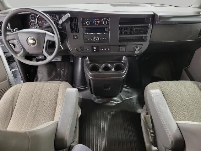 2025 Chevrolet Express Passenger 3500 1LS