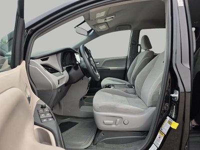 2017 Toyota Sienna LE 7 Passenger