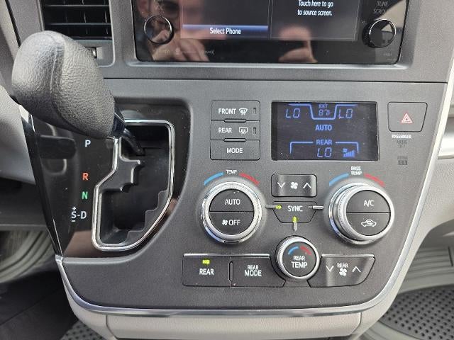 2017 Toyota Sienna LE 7 Passenger