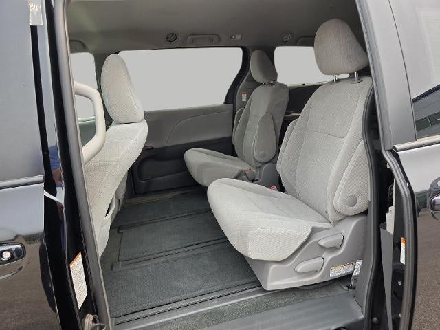 2017 Toyota Sienna LE 7 Passenger